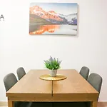 Mira Holiday Homes - Newly Furnished 1 Bedroom Apartment In Jvc.